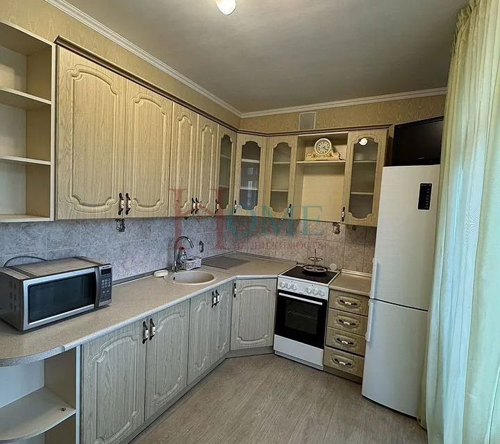Сдаётся 1-комнатная квартира, 43 м²