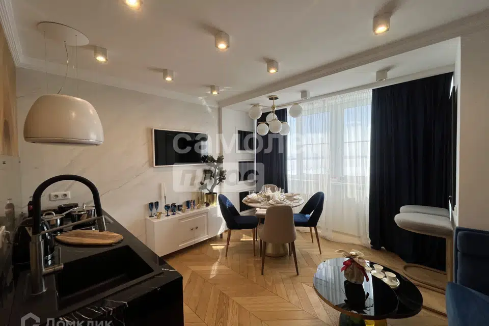 Продаётся 1-комнатная квартира, 42 м²