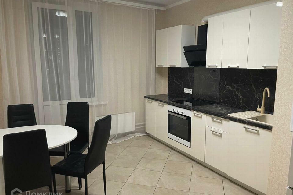 Сдаётся 2-комнатная квартира, 56 м²