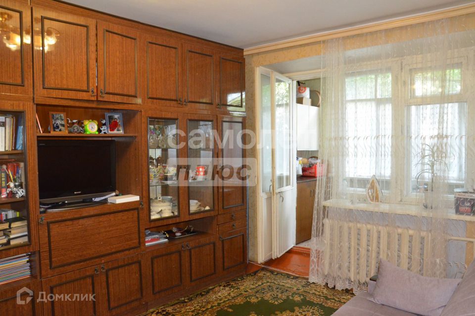 Продаётся 3-комнатная квартира, 50.7 м²