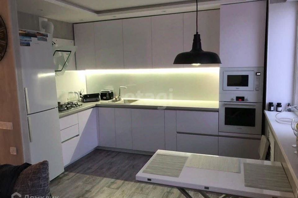 Продаётся 2-комнатная квартира, 65.7 м²