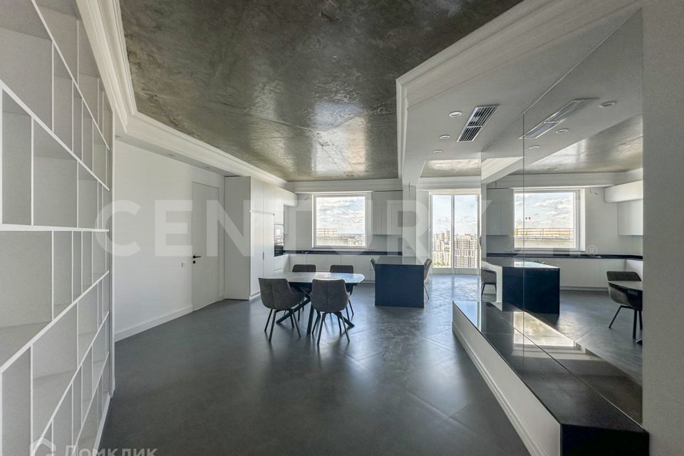 Продаётся 5-комнатная квартира, 190 м²