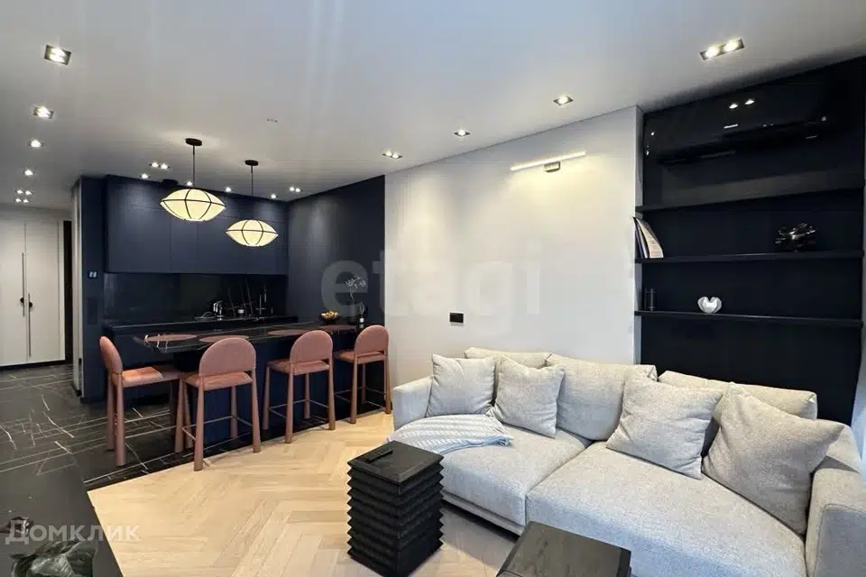 Продаётся 4-комнатная квартира, 104 м²
