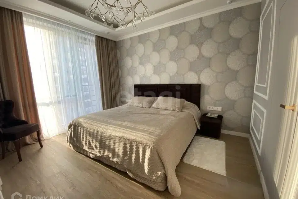 Продаётся 1-комнатная квартира, 74.6 м²