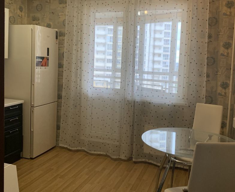 Сдаётся 1-комнатная квартира, 42 м²