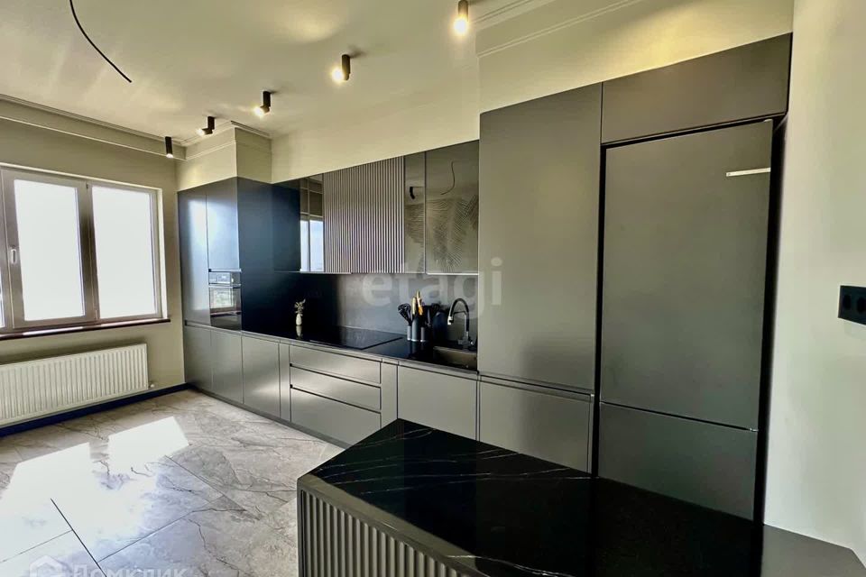 Продаётся 4-комнатная квартира, 115 м²