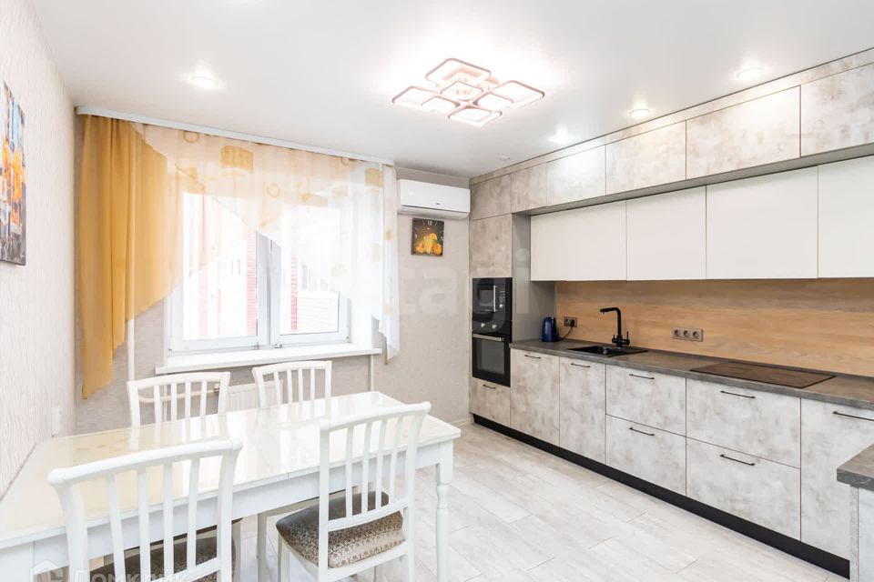 Продаётся 3-комнатная квартира, 105.3 м²