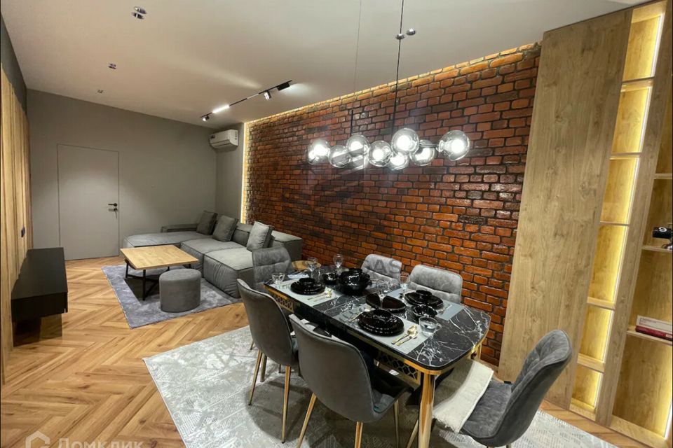 Сдаётся 3-комнатная квартира, 94 м²