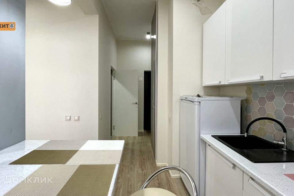 Продаётся 1-комнатная квартира, 42.3 м²