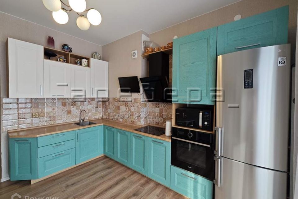 Сдаётся 2-комнатная квартира, 68 м²