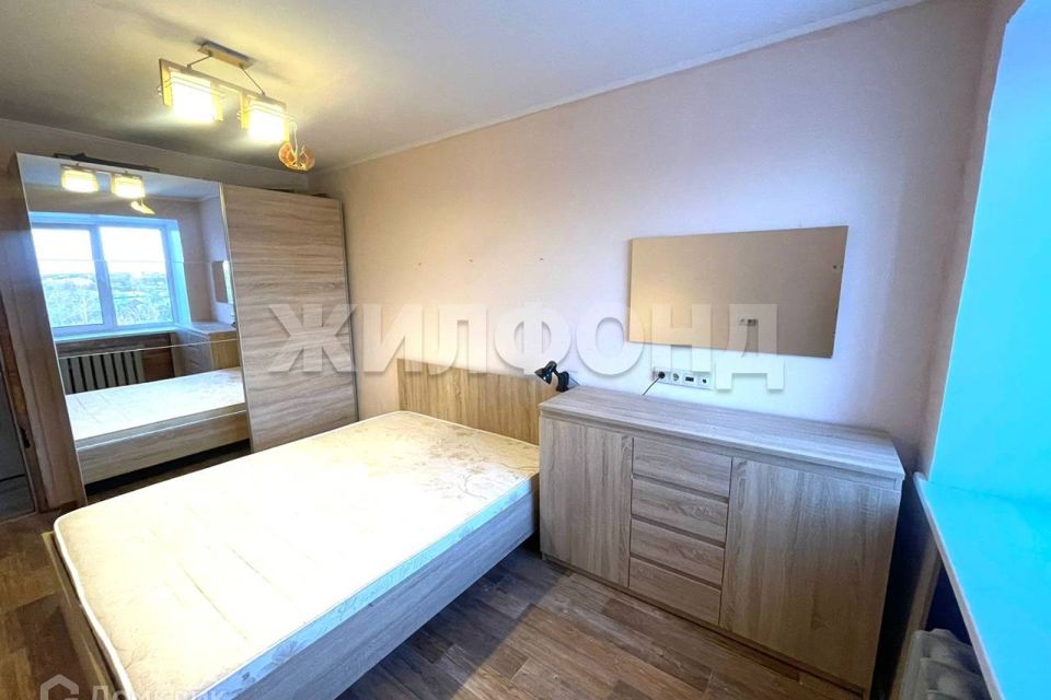 Продаётся 2 комнаты в 5-комн. квартире, 115 м²