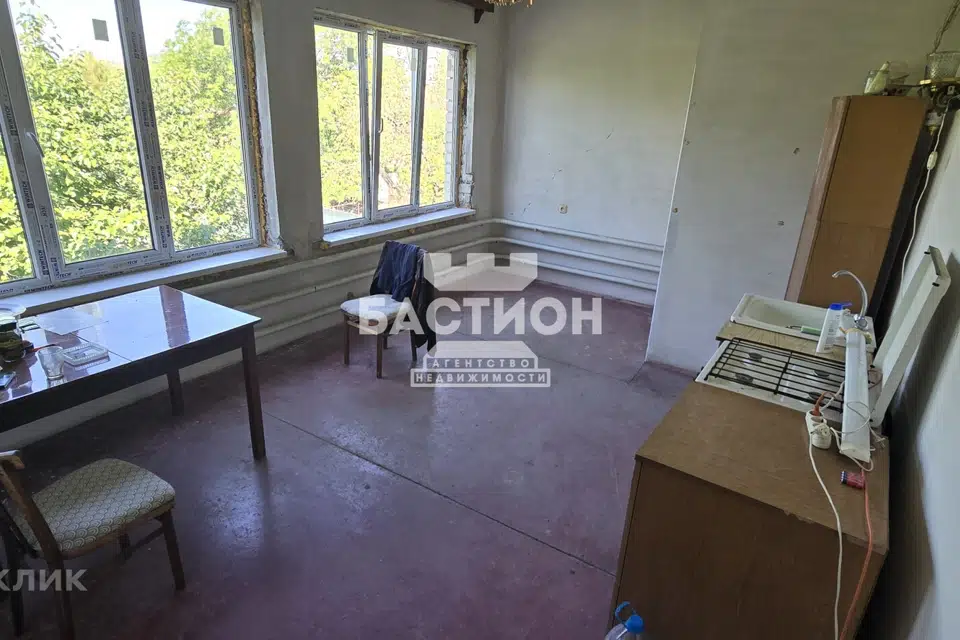 Продаётся 3-этажный дом, 300 м²
