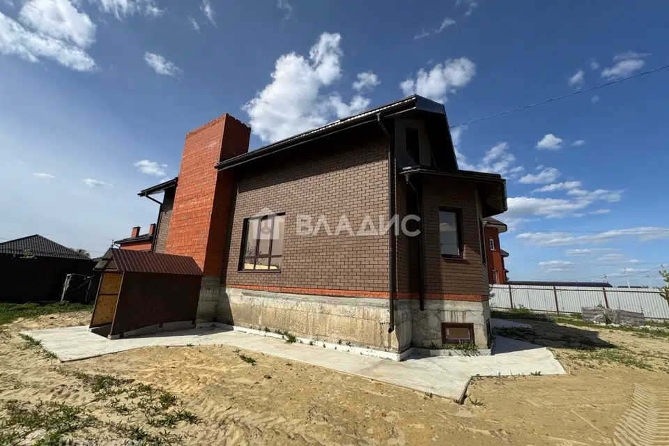 Продаётся 3-этажный дом, 339.8 м²