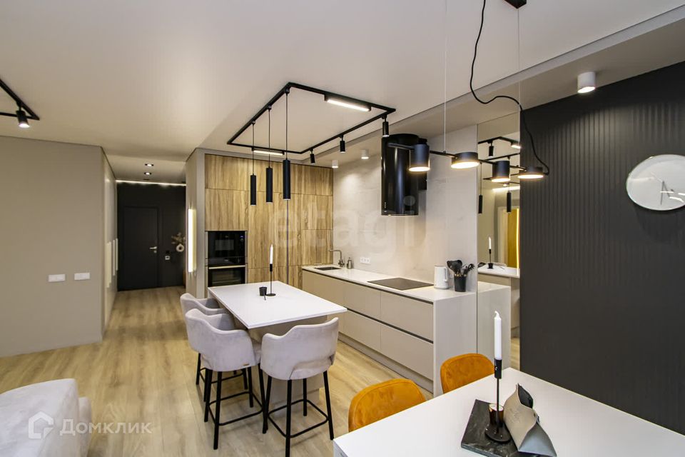 Продаётся 3-комнатная квартира, 129.5 м²