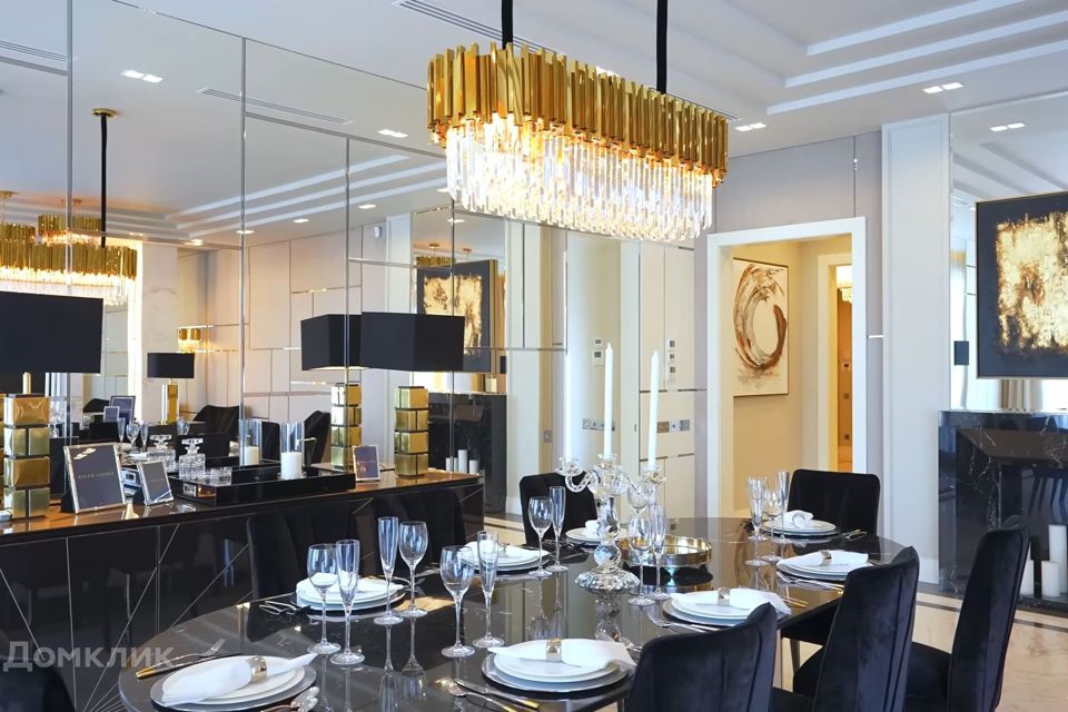 Продаётся 3-комнатная квартира, 140 м²
