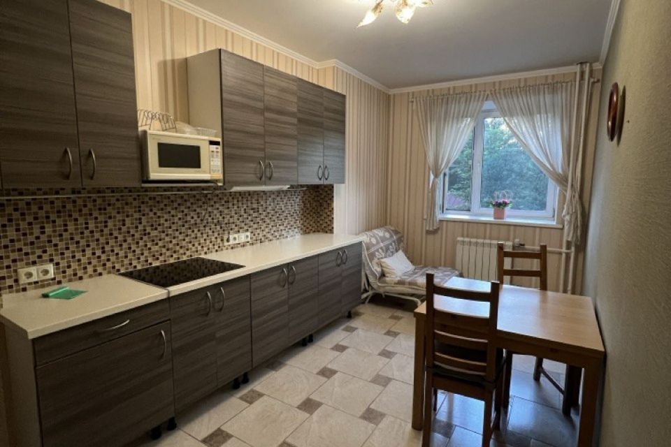 Сдаётся 2-комнатная квартира, 69.6 м²