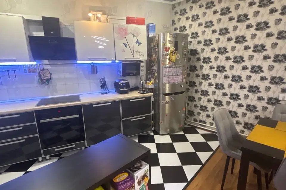 Продаётся 3-комнатная квартира, 77.6 м²