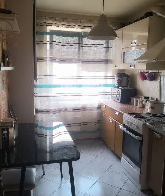 Продаётся 4-комнатная квартира, 62.1 м²