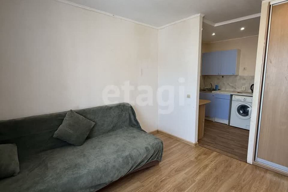 Продаётся комната в 5-комн. квартире, 17.9 м²