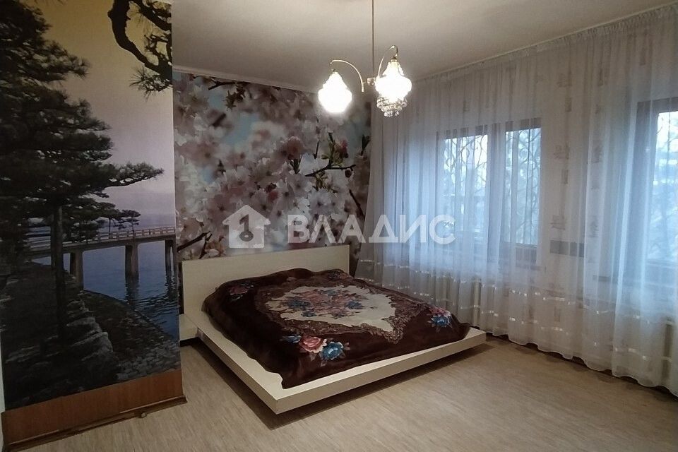 Продаётся 3-этажный дом, 300 м²