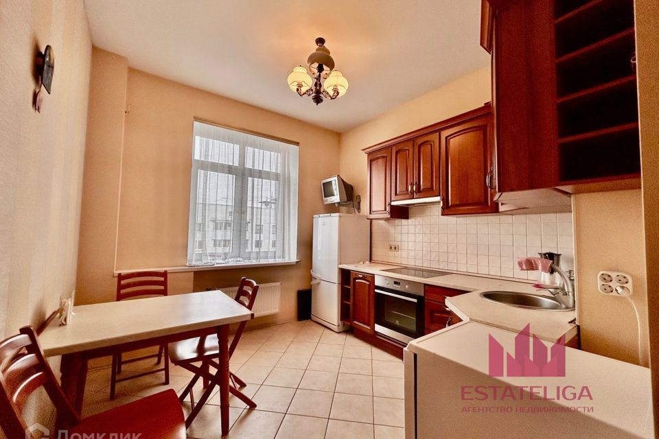 Сдаётся 2-комнатная квартира, 65 м²