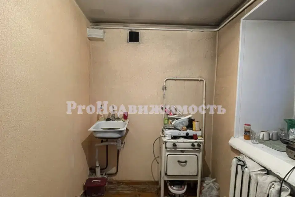 Продаётся 4-комнатная квартира, 56.3 м²