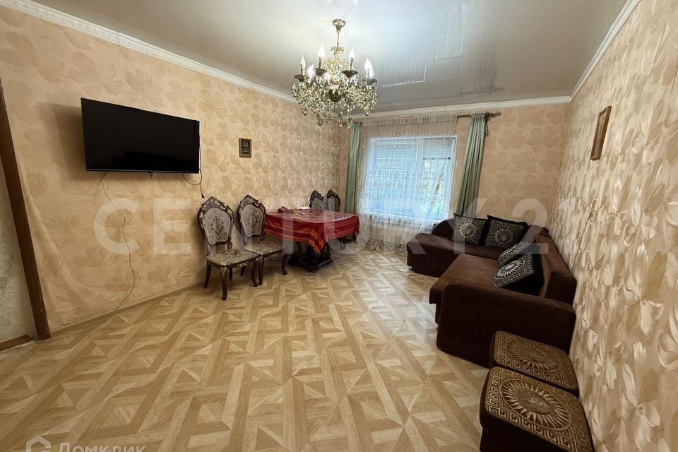 Продаётся 4-комнатная квартира, 100 м²