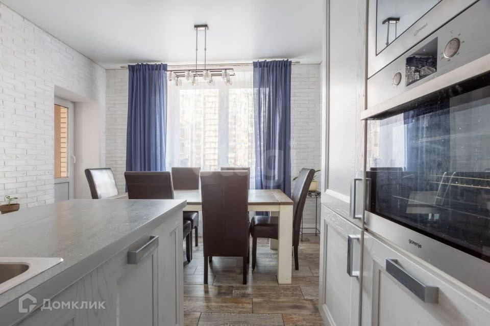 Продаётся 2-комнатная квартира, 68.6 м²