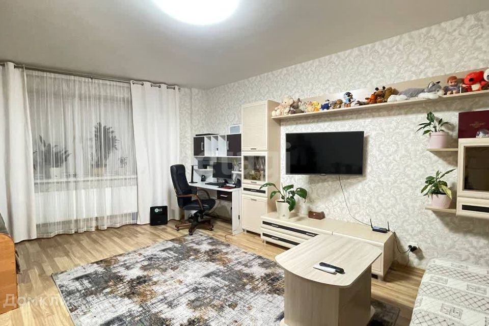 Продаётся 1-комнатная квартира, 54 м²