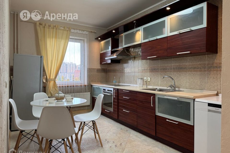 Сдаётся 2-комнатная квартира, 65 м²