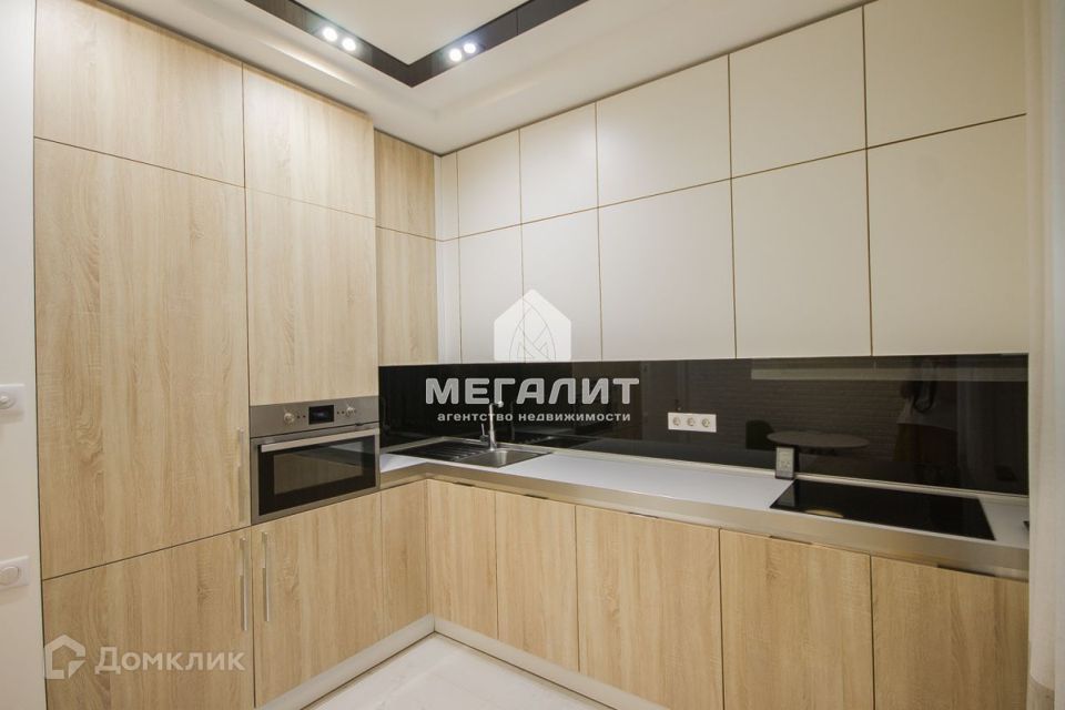 Продаётся 1-комнатная квартира, 55.8 м²