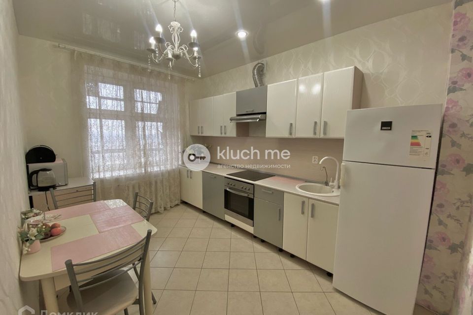 Продаётся 1-комнатная квартира, 42 м²