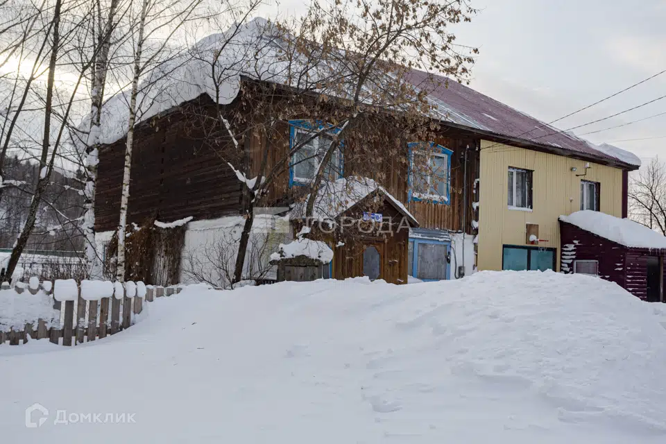 Продаётся 2-этажный дом, 200 м²