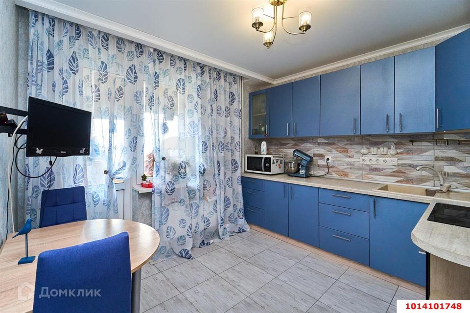Продаётся 2-комнатная квартира, 63.2 м²