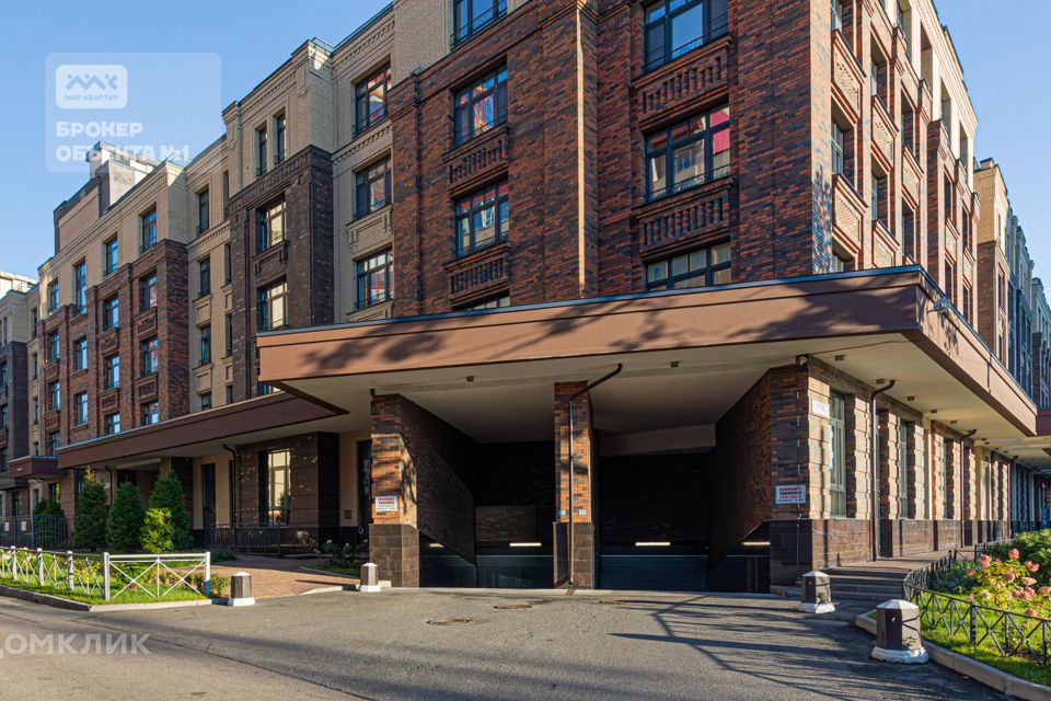 Продаётся 3-комнатная квартира, 142.9 м²
