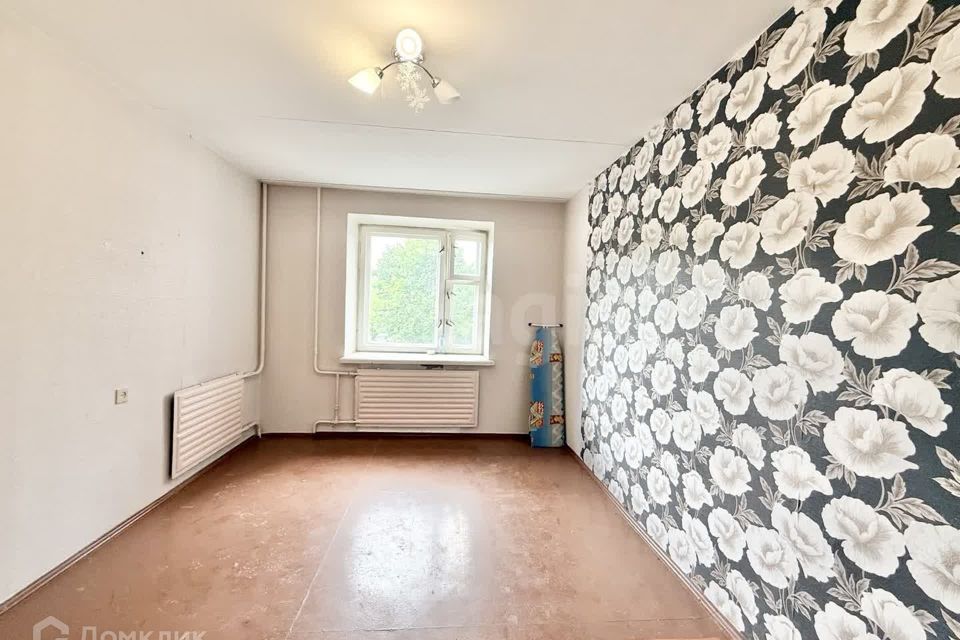 Продаётся комната в 4-комн. квартире, 35.9 м²