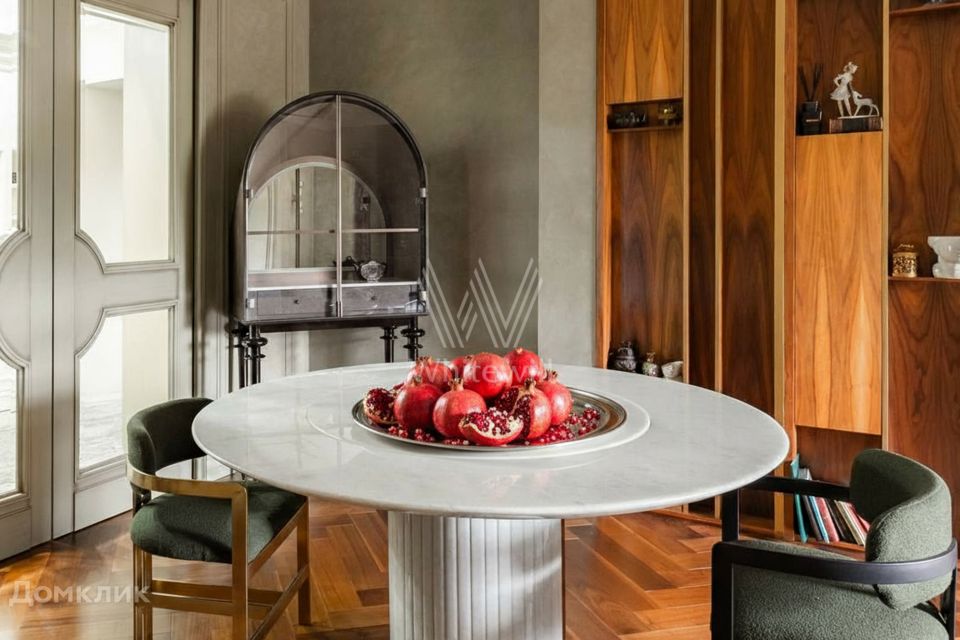 Сдаётся 4-комнатная квартира, 159 м²
