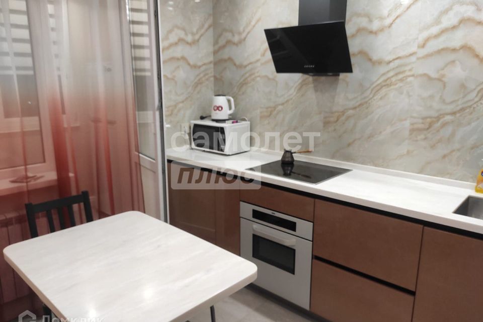Сдаётся 1-комнатная квартира, 42 м²