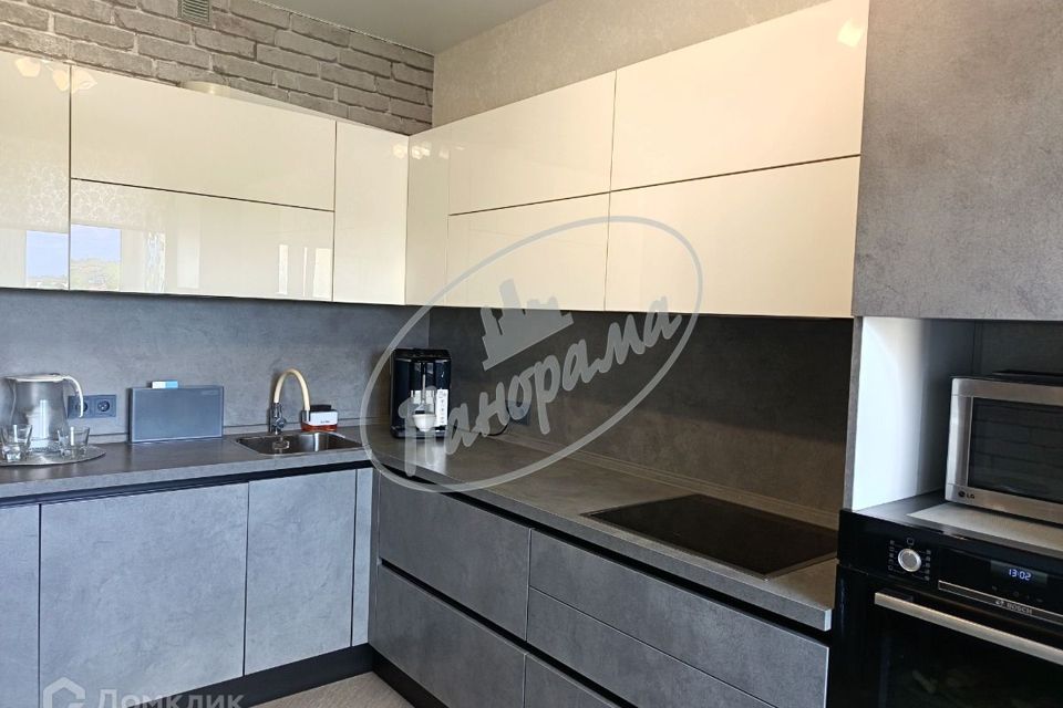 Продаётся 3-комнатная квартира, 81 м²