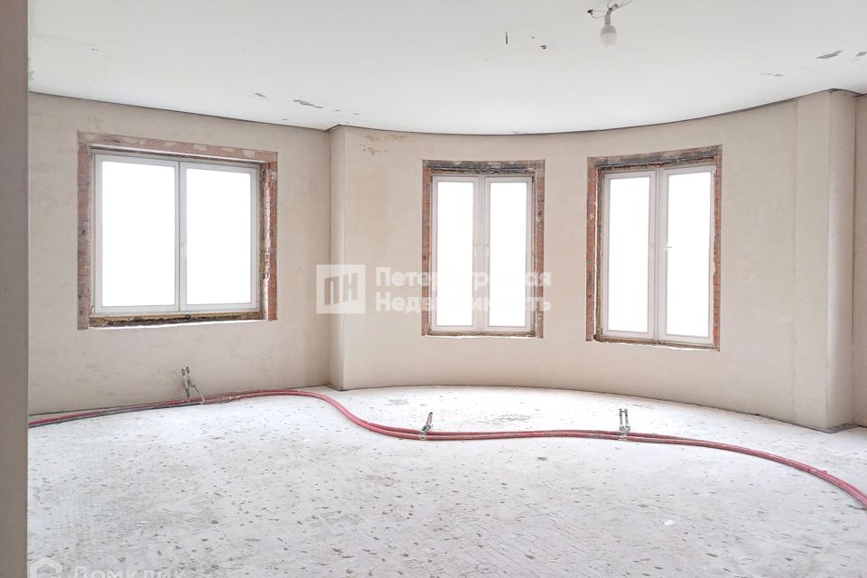 Продаётся 4-комнатная квартира, 170.3 м²