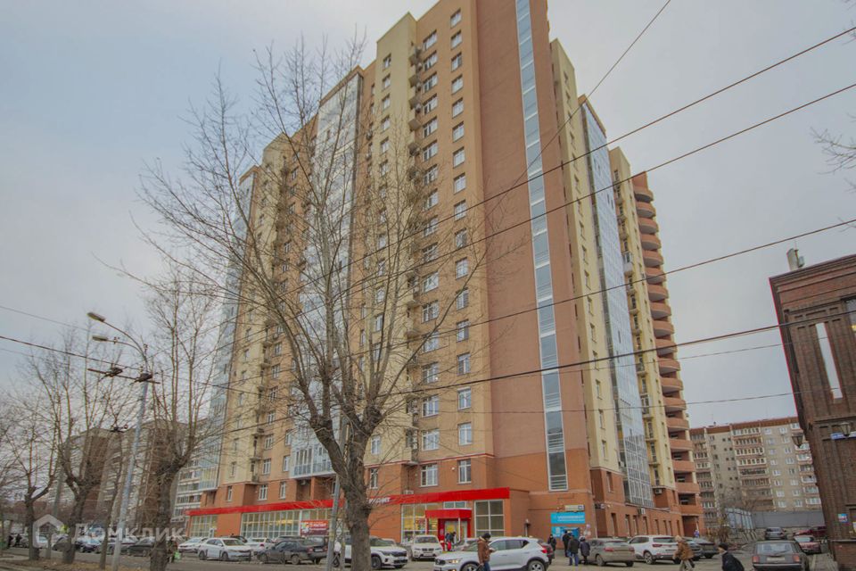 Продаётся 4-комнатная квартира, 122.4 м²