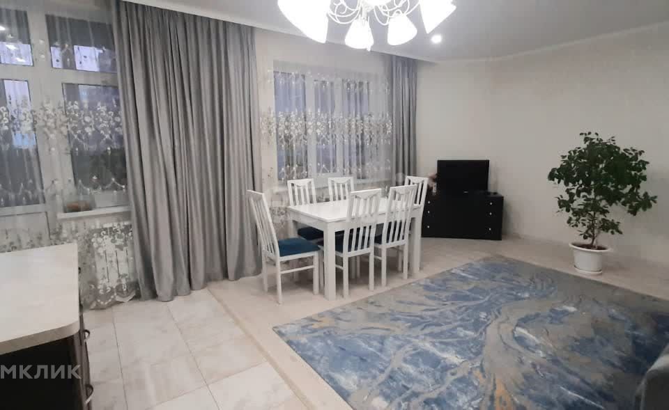 Продаётся 2-комнатная квартира, 77.4 м²