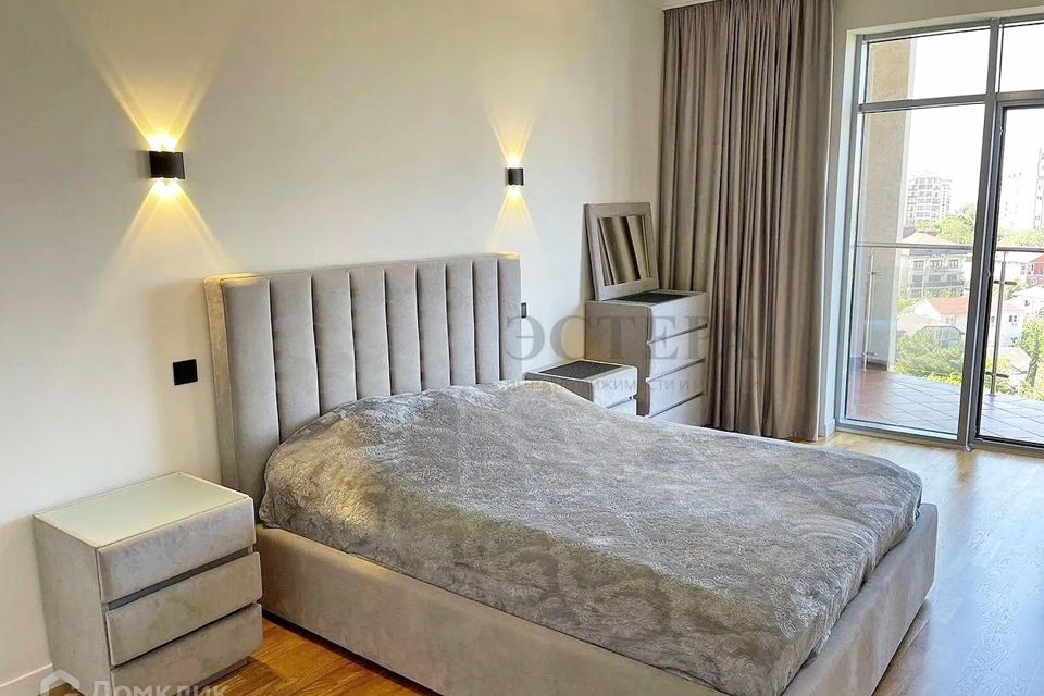 Продаётся 2-комнатная квартира, 82 м²