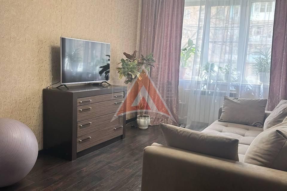 Продаётся 2-комнатная квартира, 49.2 м²