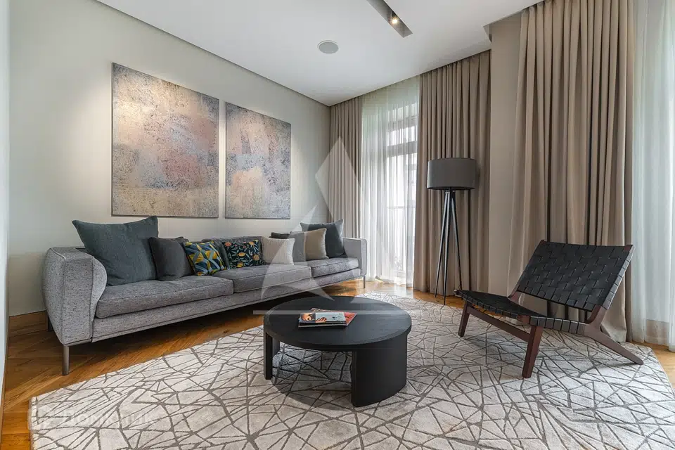 Продаётся 2-комнатная квартира, 95.7 м²