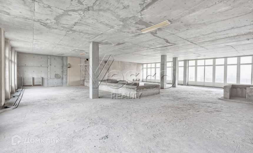 Продаётся 5-комнатная квартира, 250 м²