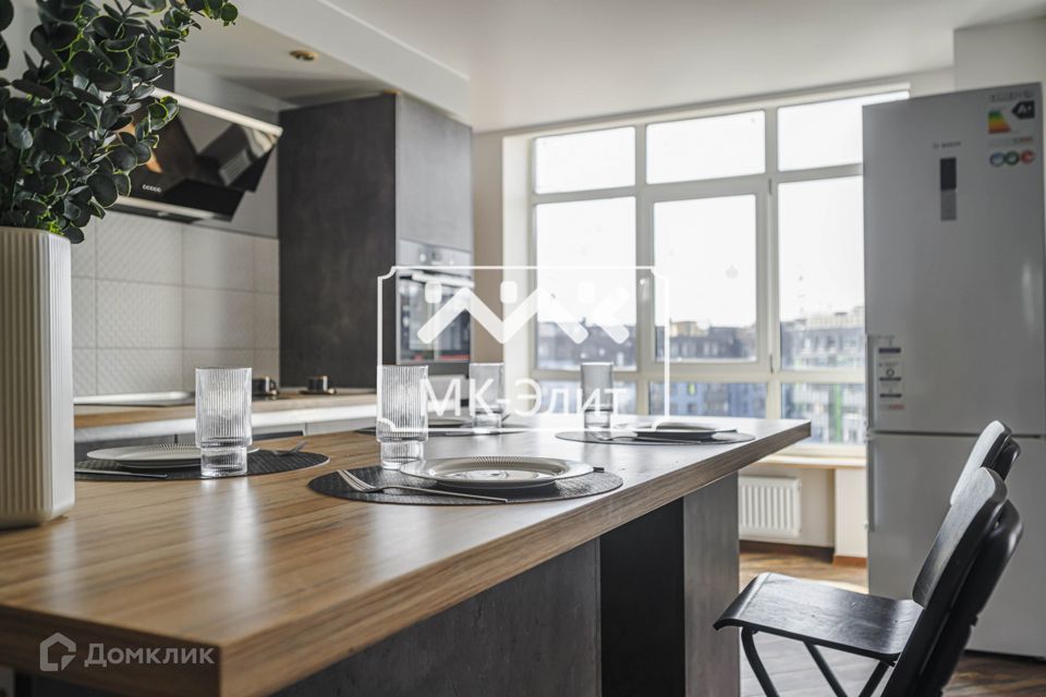 Продаётся 3-комнатная квартира, 133.3 м²