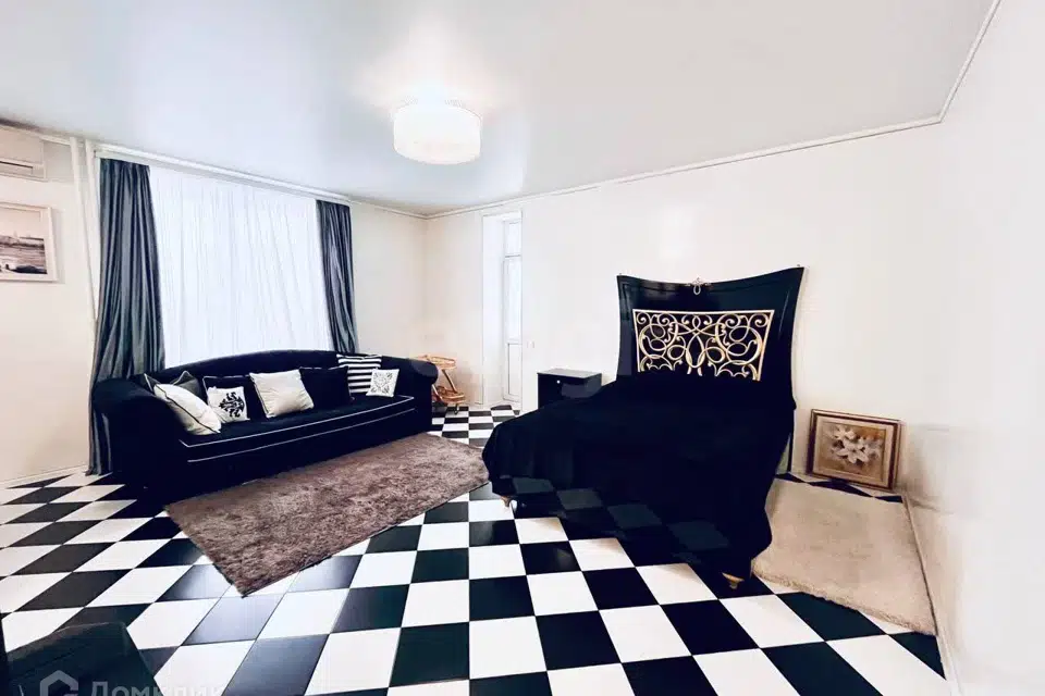 Продаётся 1-комнатная квартира, 54.7 м²