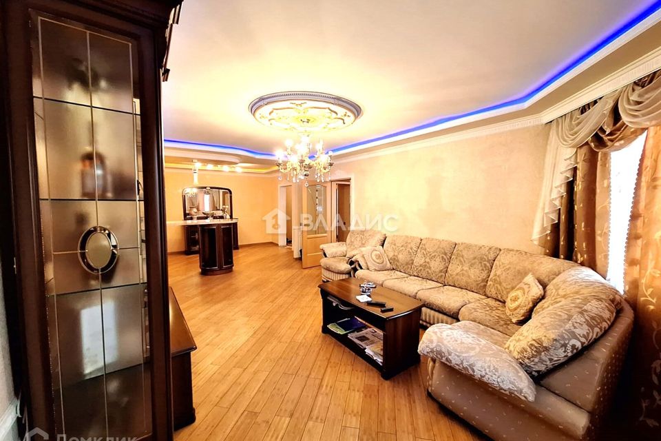 Продаётся 3-комнатная квартира, 109.5 м²