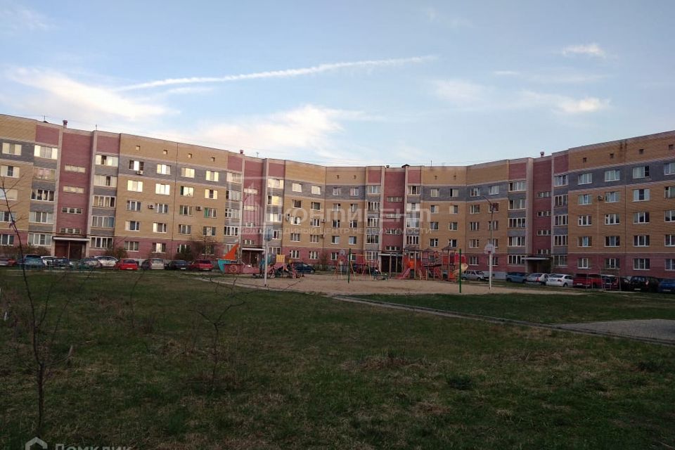 Продаётся 2-комнатная квартира, 79.7 м²